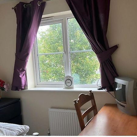 Salimi Apartment Bridgend  Bagian luar foto